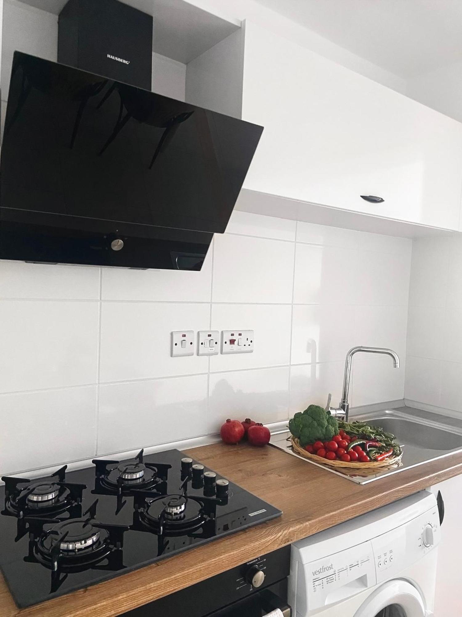 Spacious Three-Bedroom Apartment With Sea View A4 ラピソス エクステリア 写真