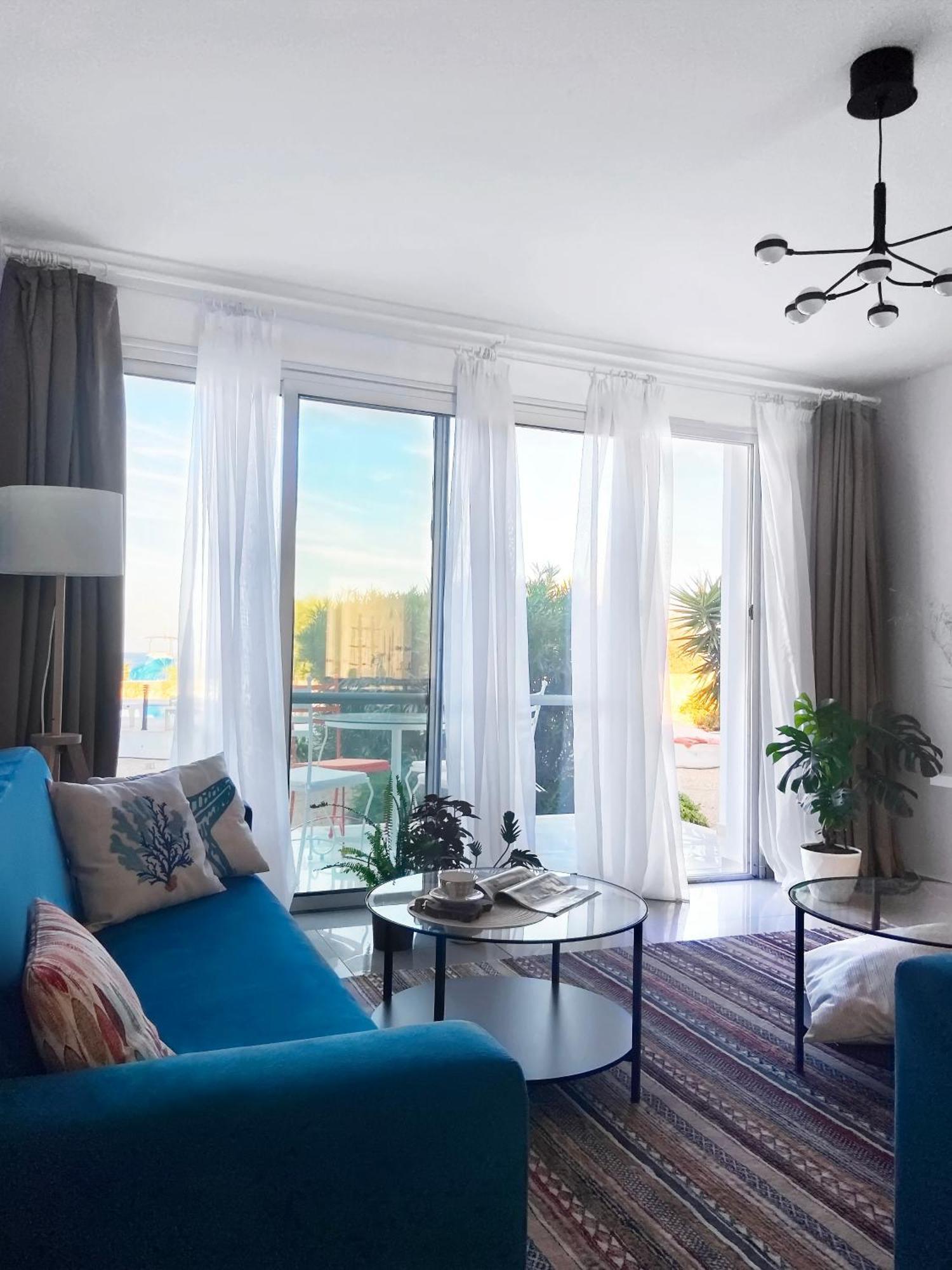 Spacious Three-Bedroom Apartment With Sea View A4 ラピソス エクステリア 写真