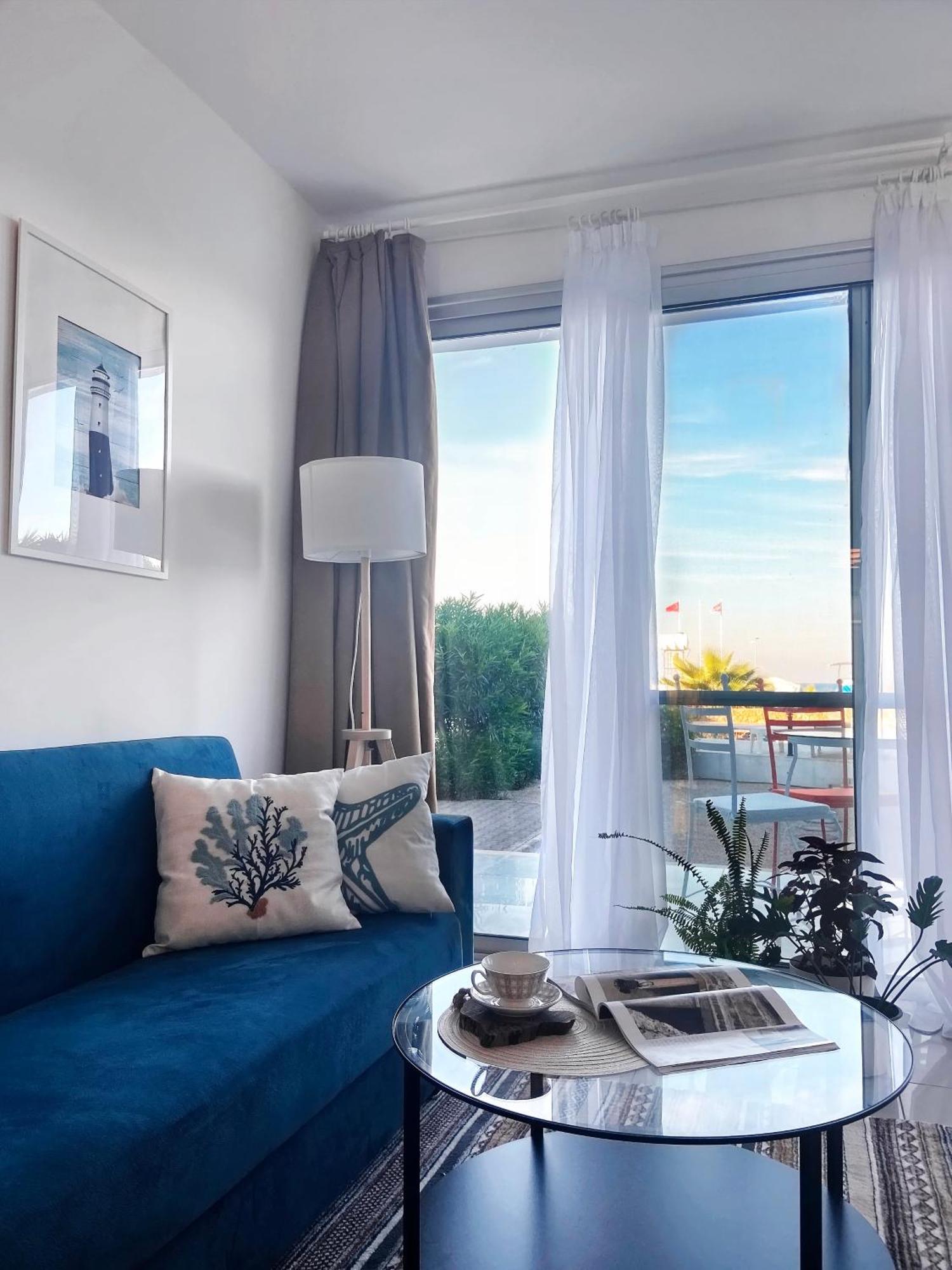 Spacious Three-Bedroom Apartment With Sea View A4 ラピソス エクステリア 写真