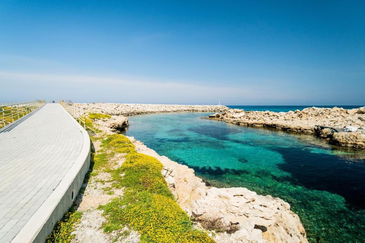 Spacious Three-Bedroom Apartment With Sea View A4 ラピソス エクステリア 写真