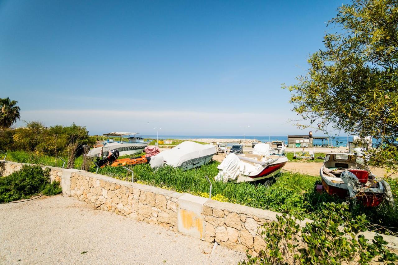 Spacious Three-Bedroom Apartment With Sea View A4 ラピソス エクステリア 写真